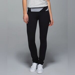 Lululemon Skinny Groove Pant  Full-On Luon Size 4